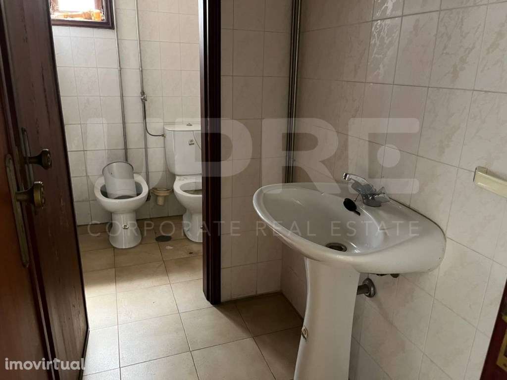 Armazém para oficina automóvel/Serviços | VENDE | Arrifana (Stª Mª ... - Grande imagem: 5/17