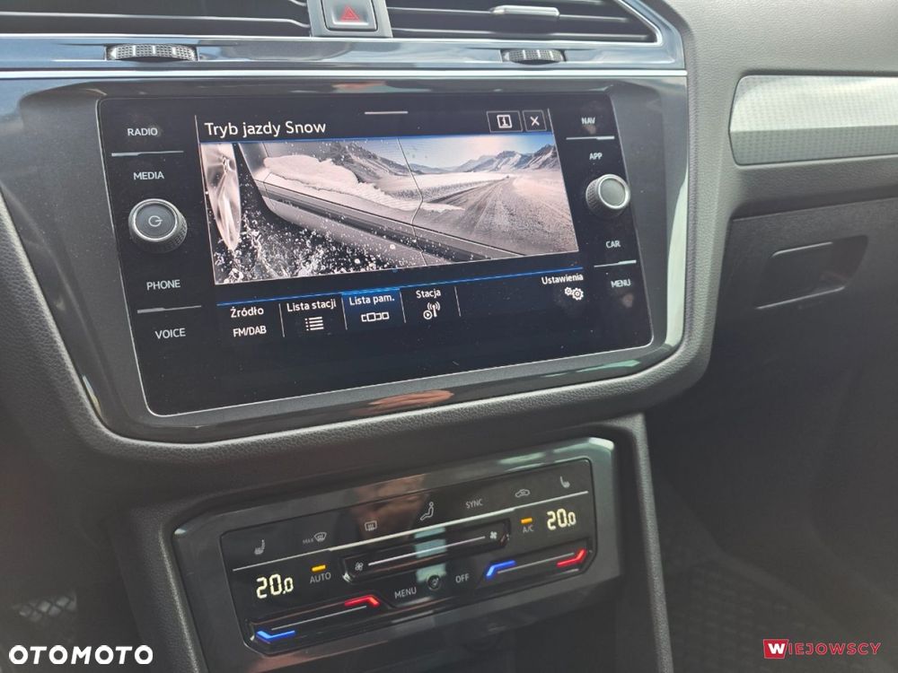Volkswagen Tiguan - 24