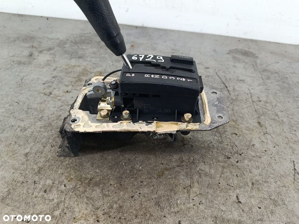 LEWAREK ZMIANY BIEGÓW AUDI 80 B4 8A1713109 2.0 8V - 6