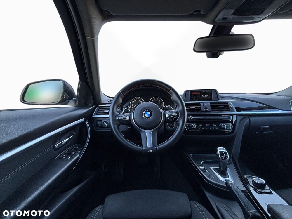 BMW Seria 3 320i GPF xDrive - 16