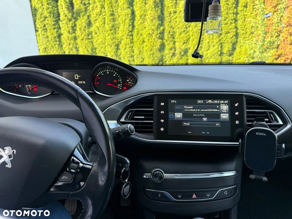 Peugeot 308 1.6 BlueHDi Allure S&S - 9