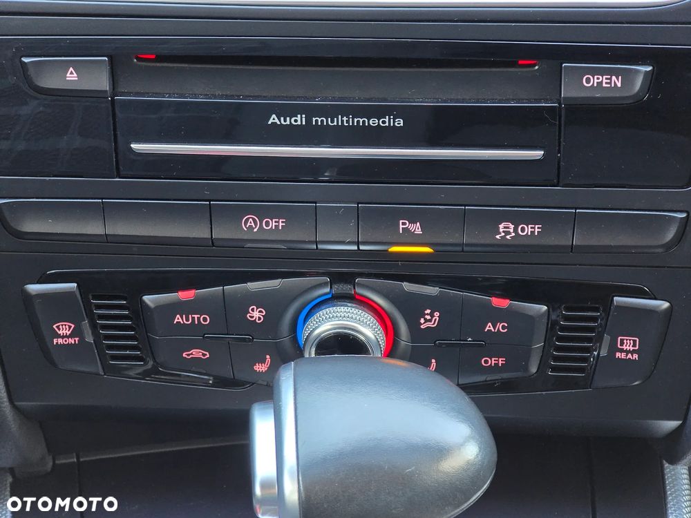 Audi A4 Avant 2.0 TDI Quattro Design S tronic - 34