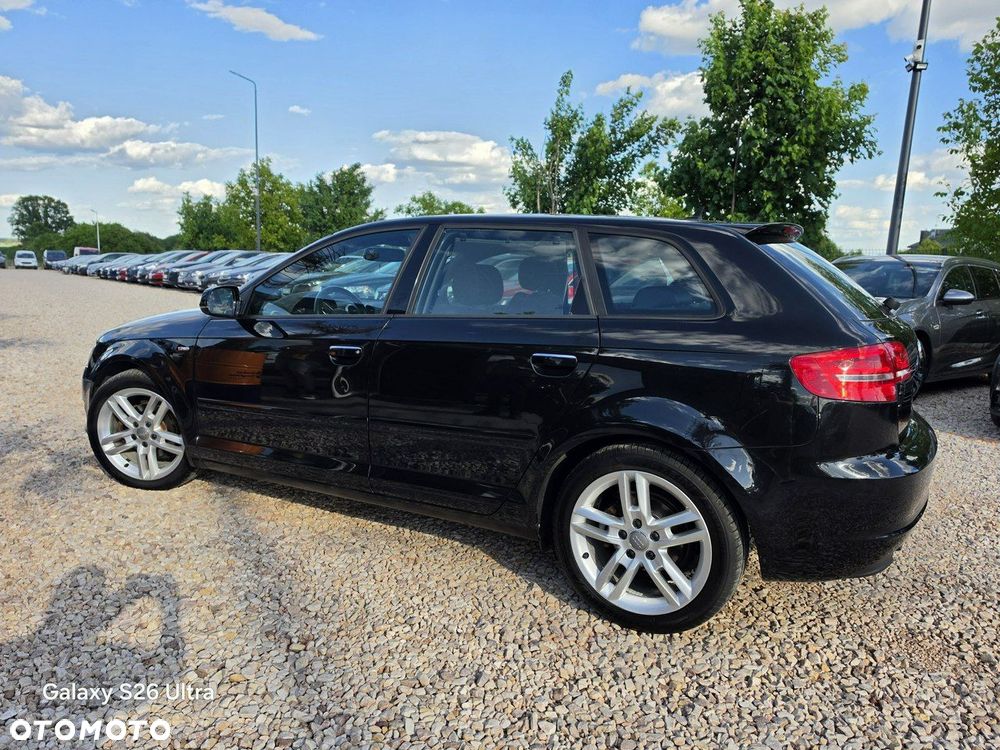 Audi A3 Sportback 1.6 TDI DPF S line Sportpaket - 12