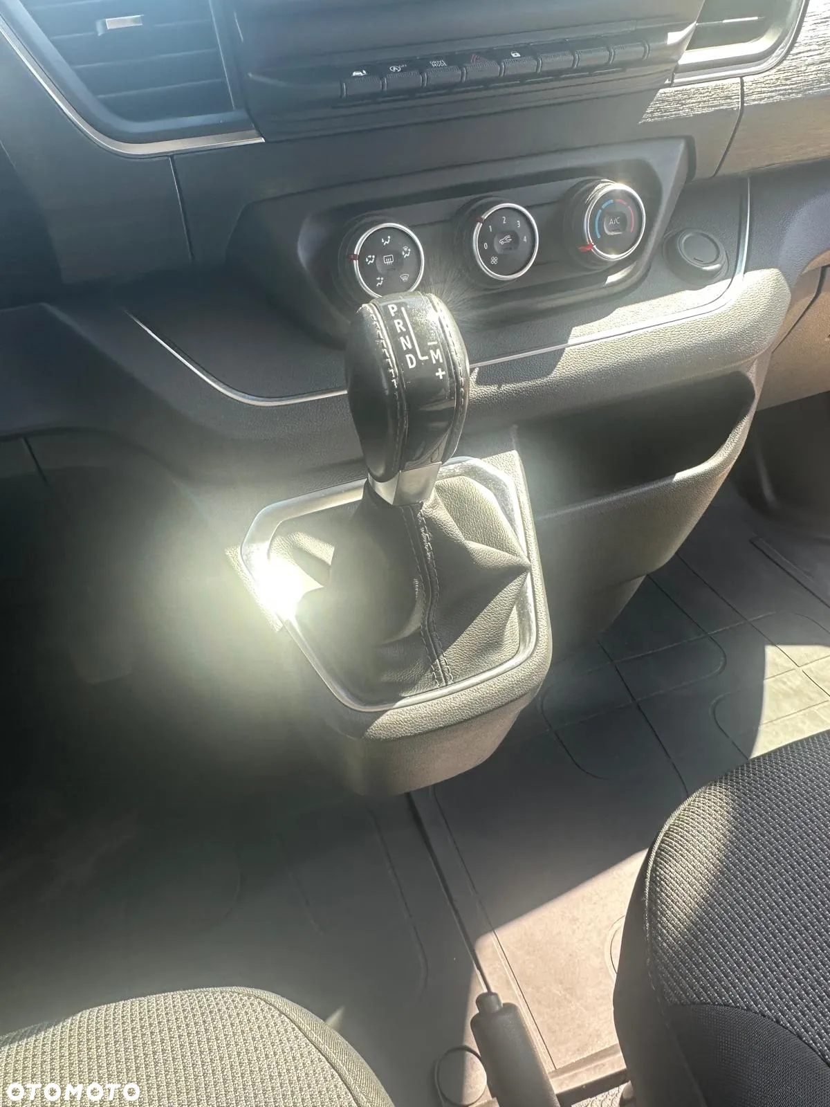 Renault Trafic - 16