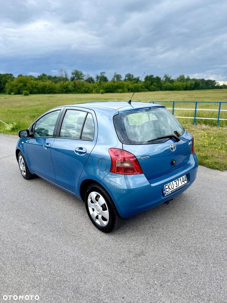 Toyota Yaris 1.3 Sol - 9
