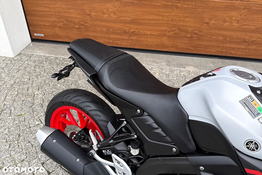 Yamaha MT - 8