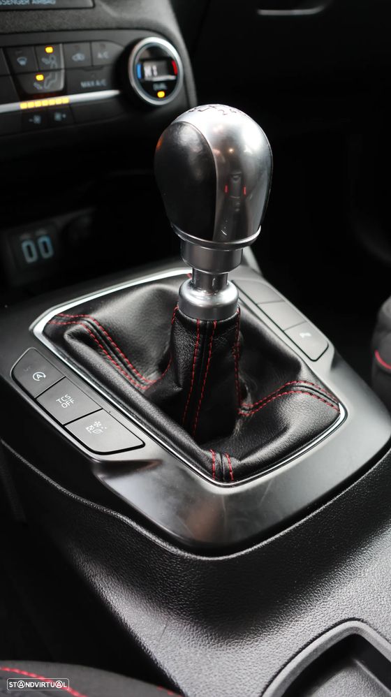 Ford Focus SW 1.5 TDCi EcoBlue ST-Line - 15