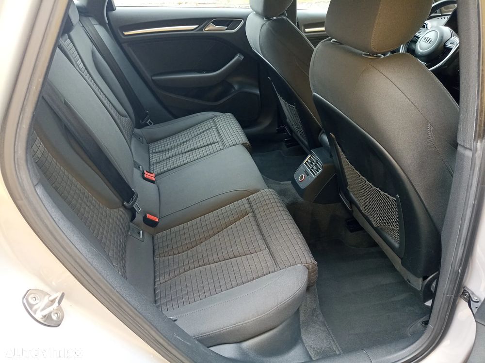 Audi A3 1.4 TFSI cylinder on demand Limousine S tronic Ambiente - 9