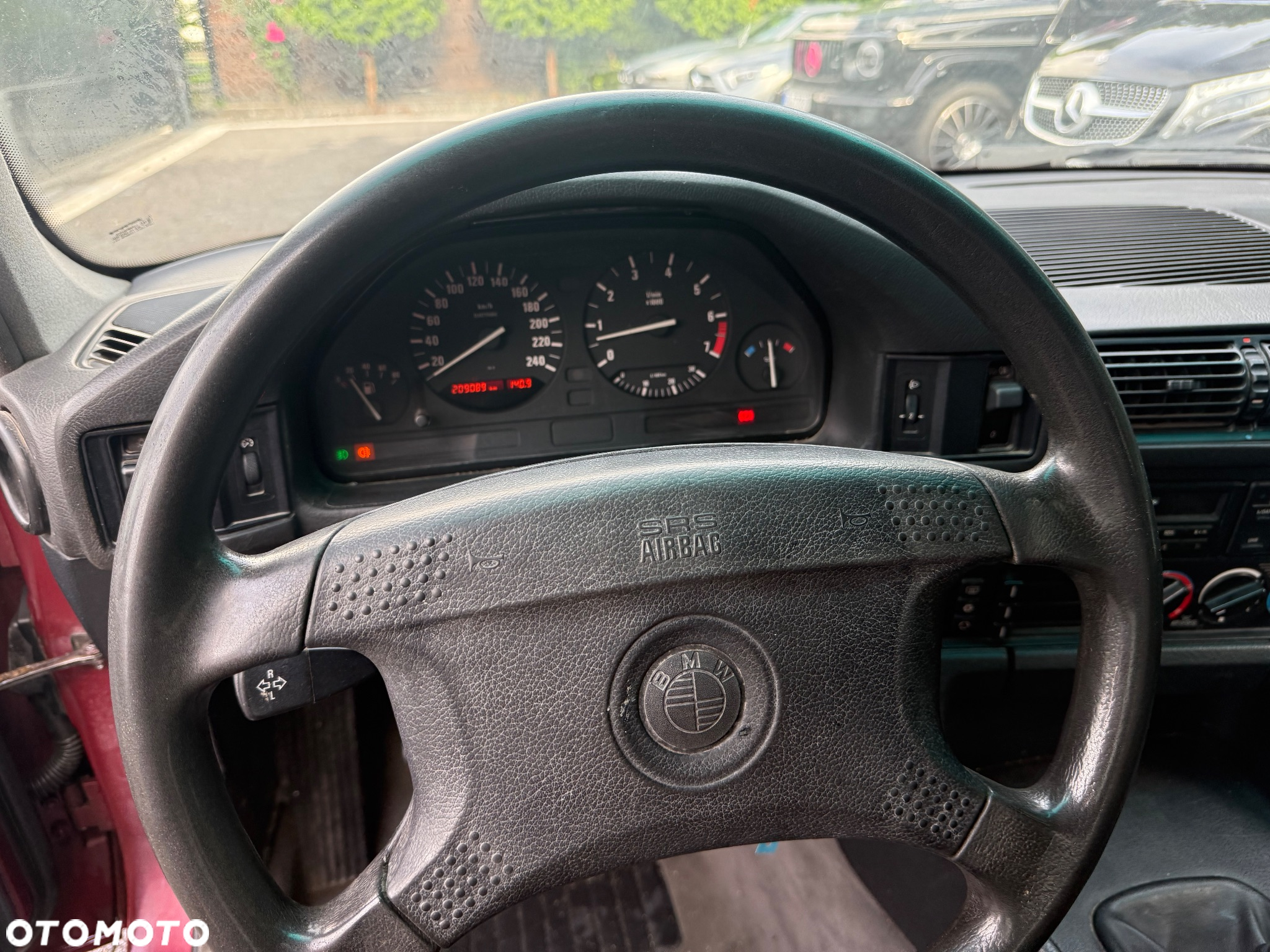 BMW Seria 5 520i - 29