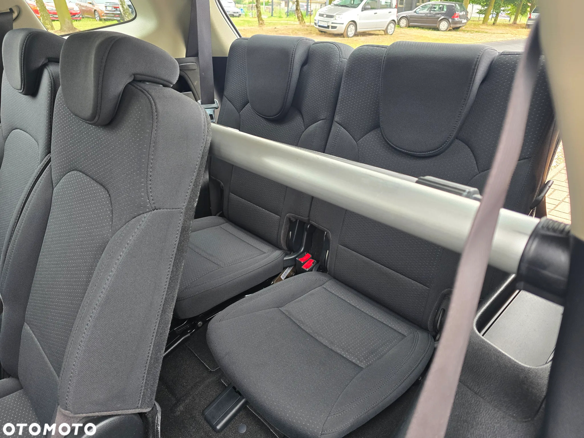Kia Carens 1.7 CRDi 115 UEFA EURO 2016 - 15