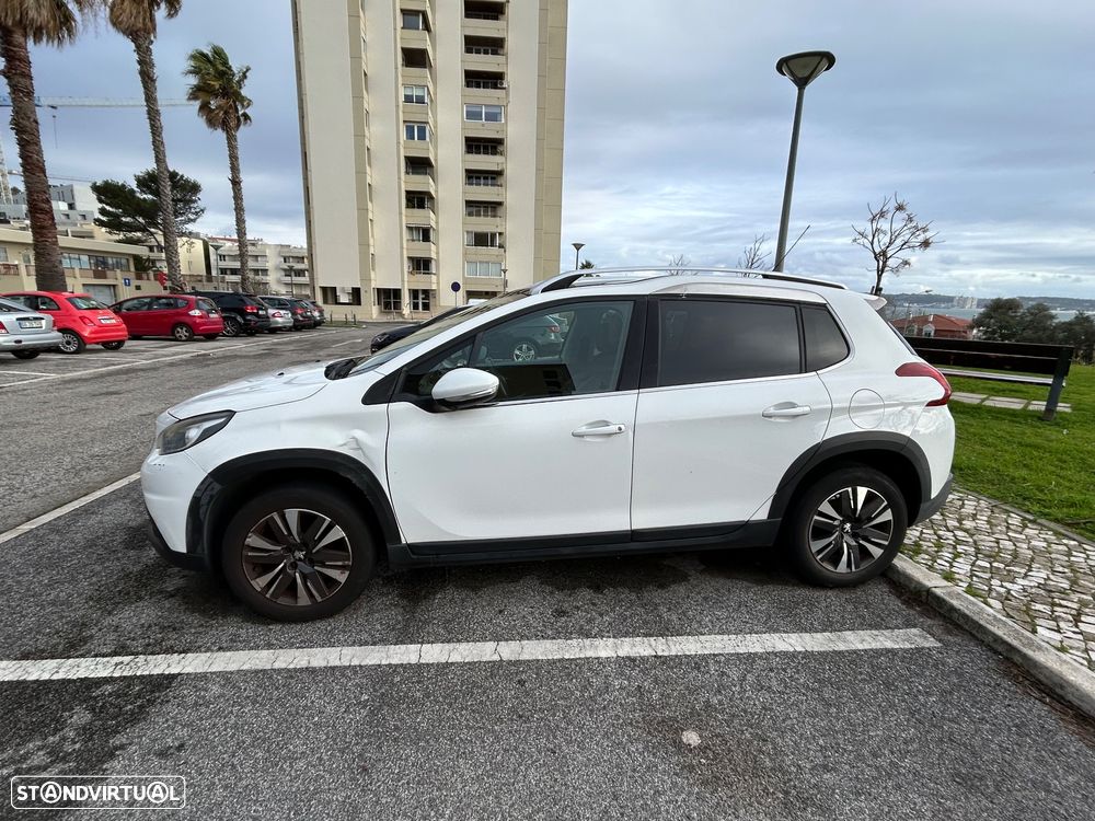 Peugeot 2008 1.2 PureTech Allure - 2
