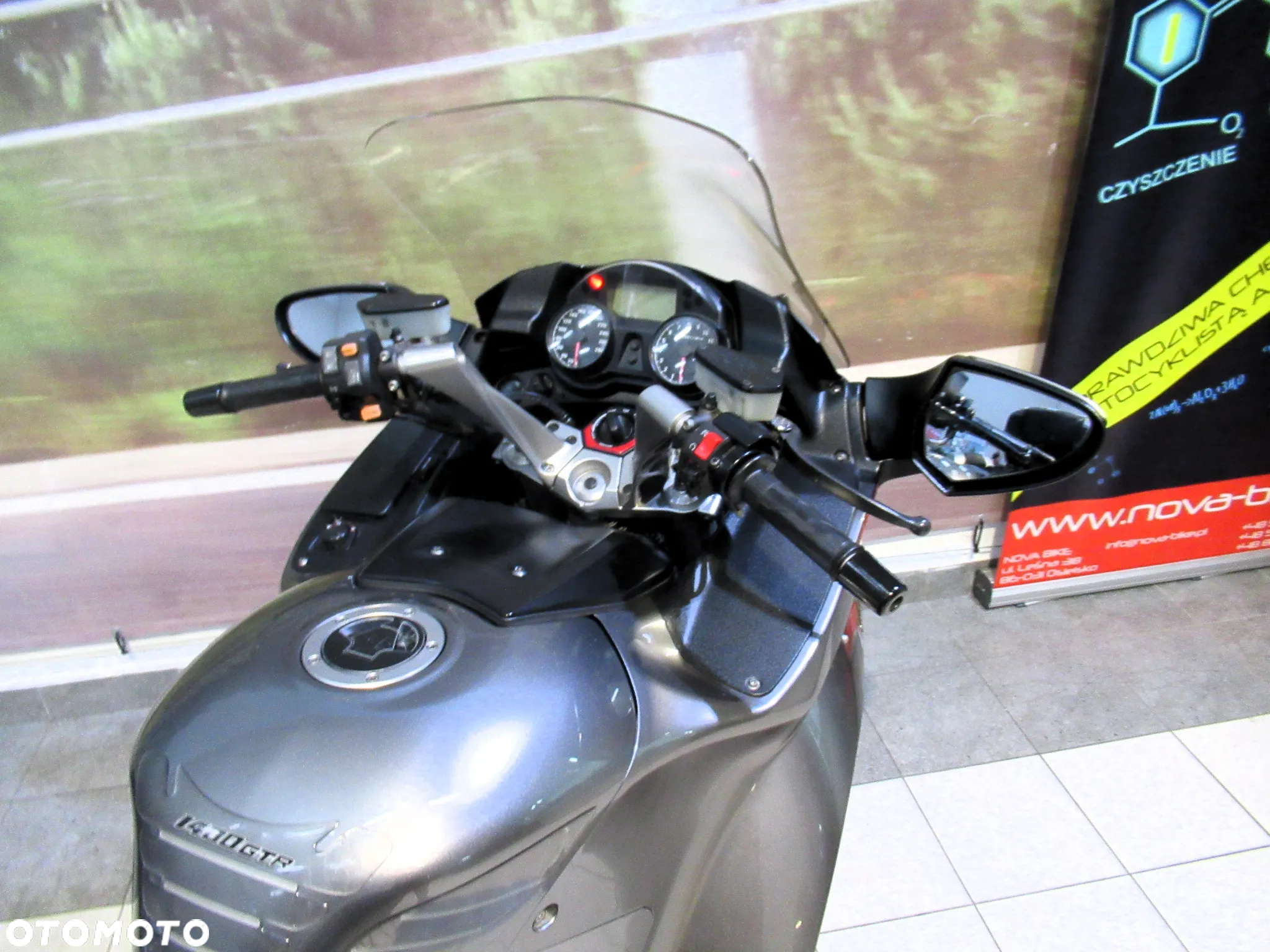 Kawasaki GTR - 13