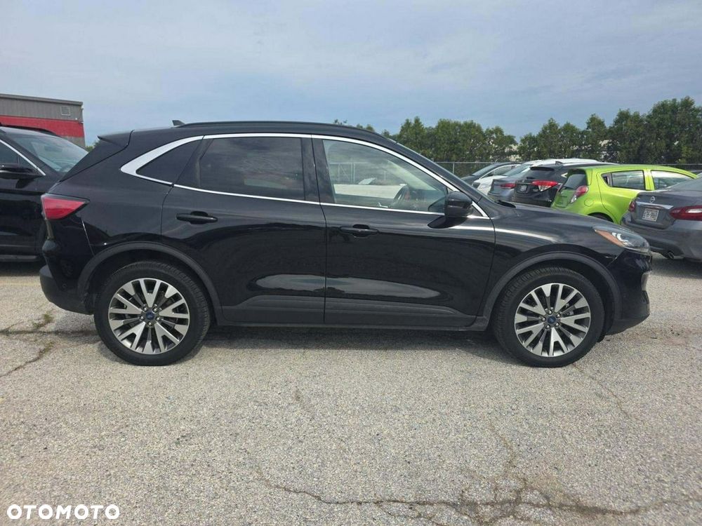 Ford Kuga - 2