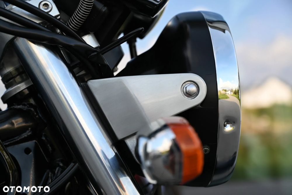 Yamaha XJR - 17