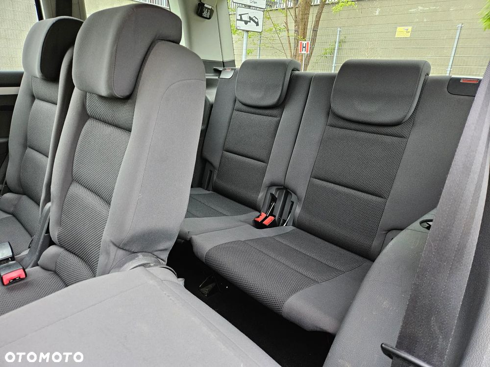 Volkswagen Touran 1.6 TDI DPF BlueMotion Technology Trendline - 11