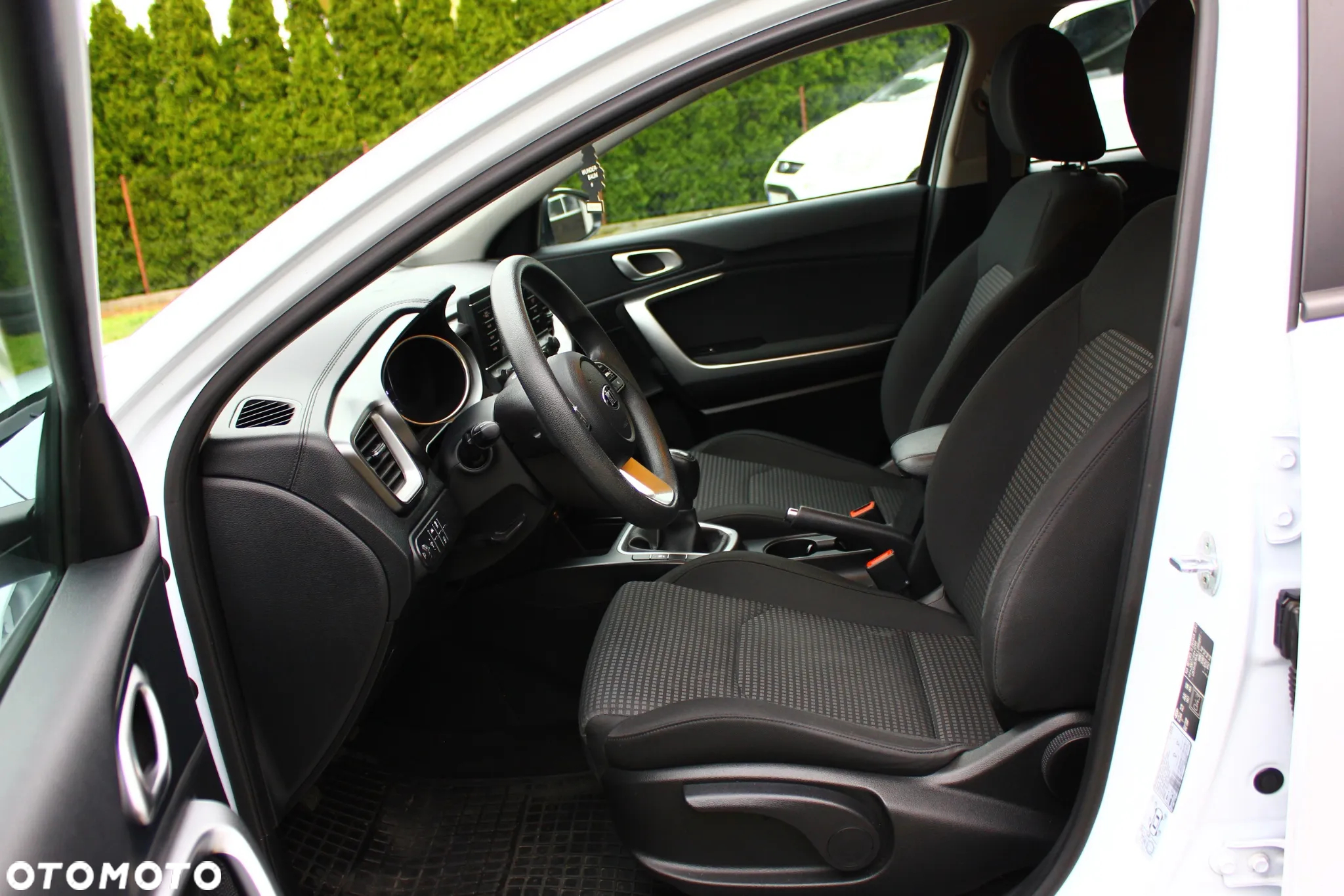 Kia Ceed 1.6 CRDi SCR S - 26