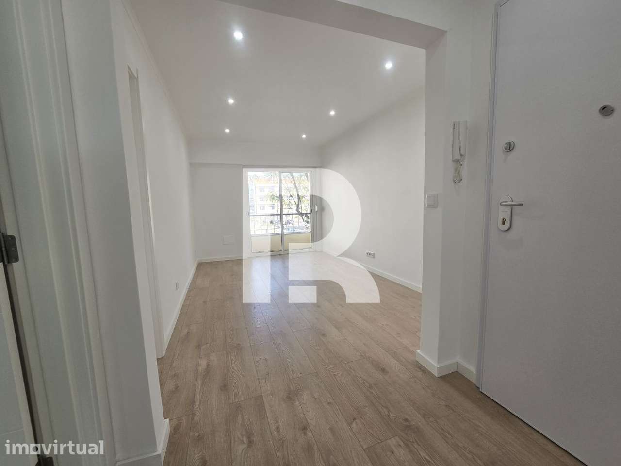 Apartamento T3 totalmente remodelado na Reboleira - Grande imagem: 4/10