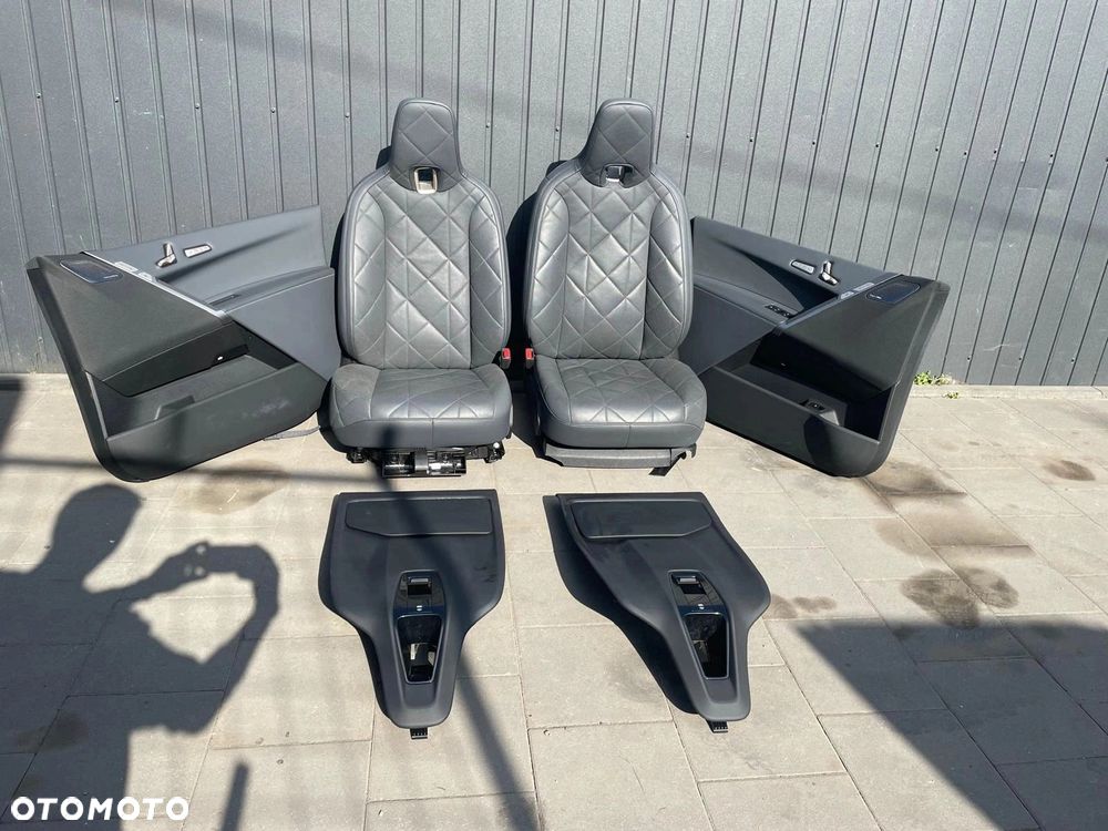 FOTELE TAPICERKA SPORT WENTYLOWANE ELEKTRYCZNE SKÓRA PERFORACJA BMW iX I20 - 1