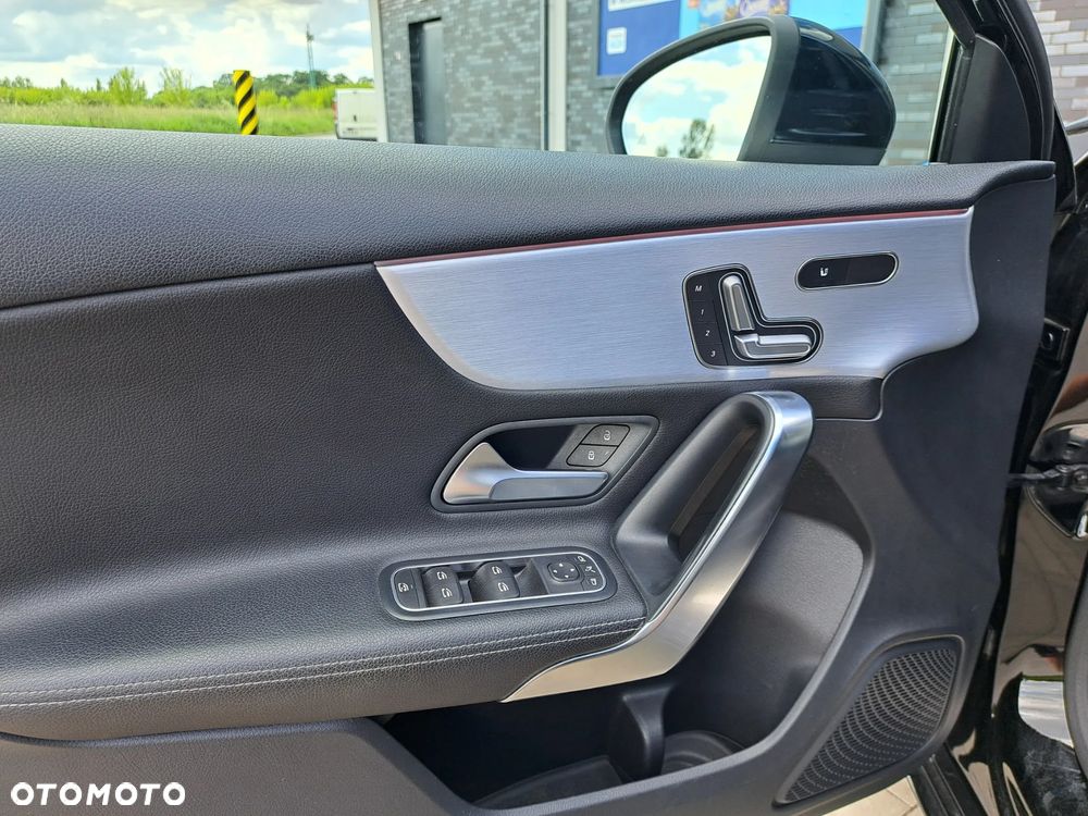 Mercedes-Benz Klasa A 250 4-Matic 7G-DCT - 11