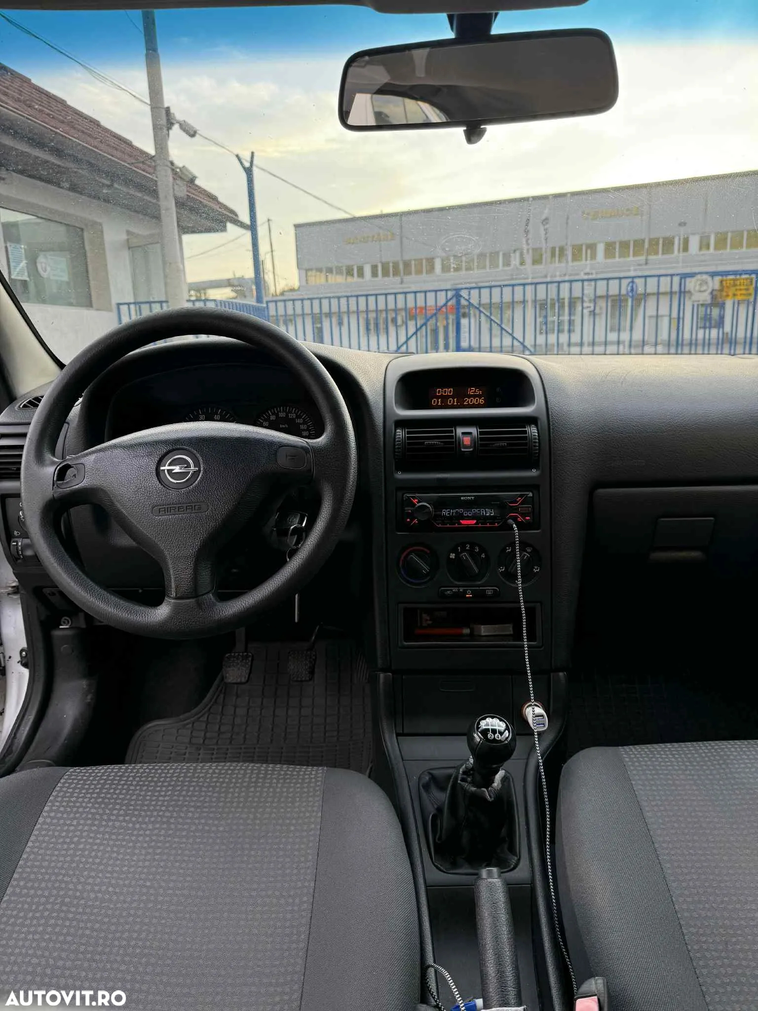 Opel Astra Classic 1.6i - 4