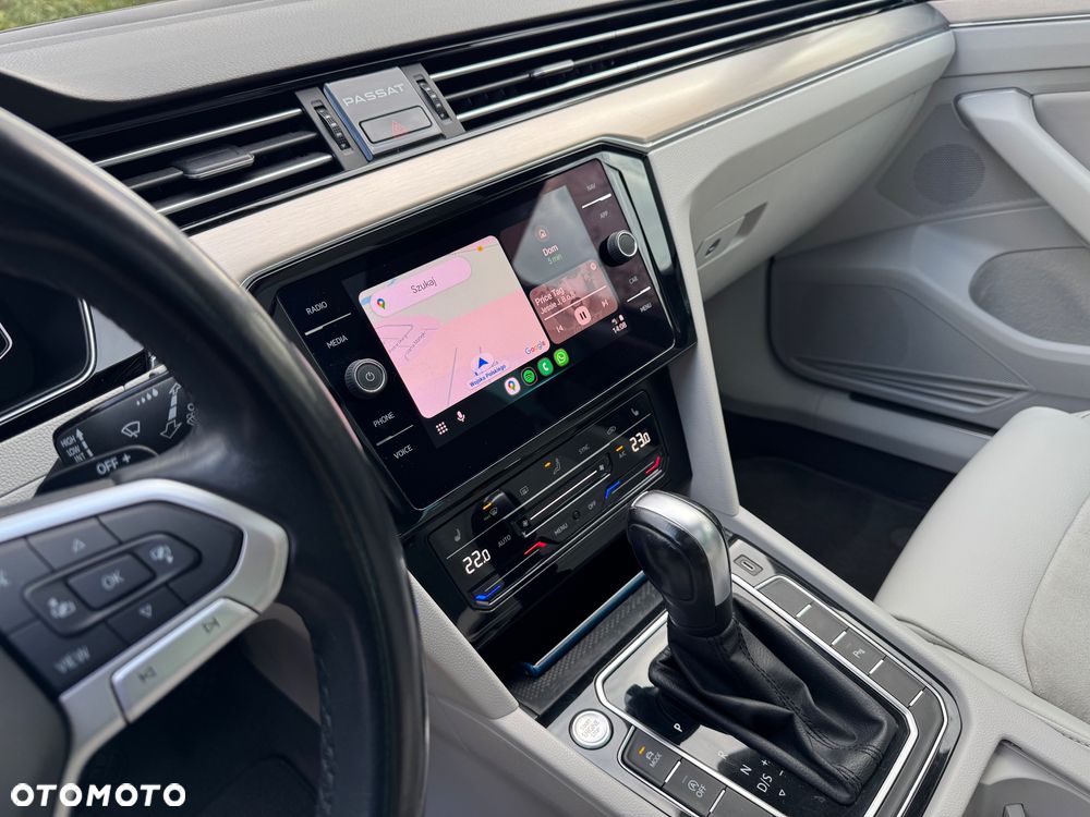 Volkswagen Passat Variant 2.0 TDI SCR DSG Highline - 20