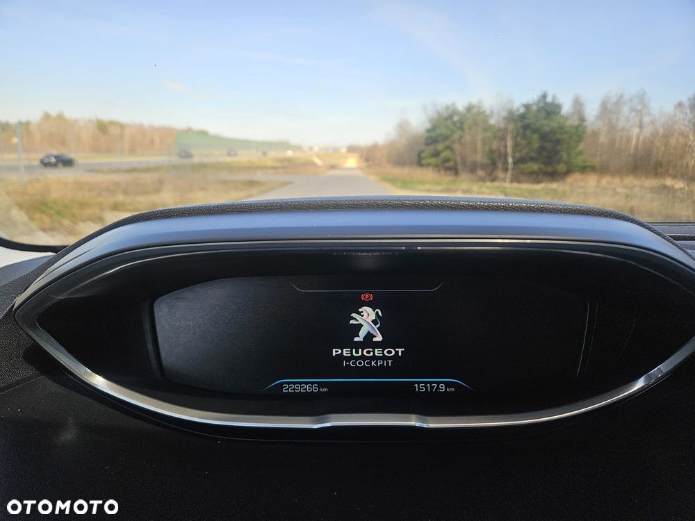 Peugeot 5008 1.5 BlueHDi Allure S&S EAT8 - 16