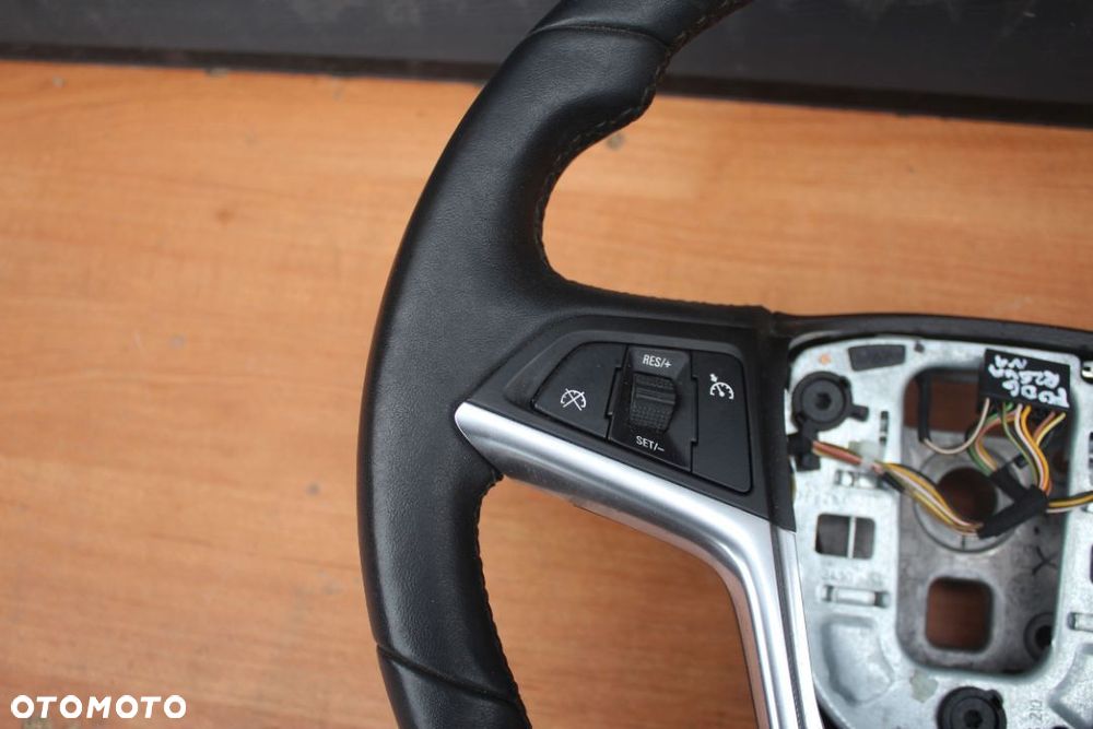 KIEROWNICA SKÓRA WIELOFUNKCJA PODGRZEWANA OPEL MERIVA B - 2