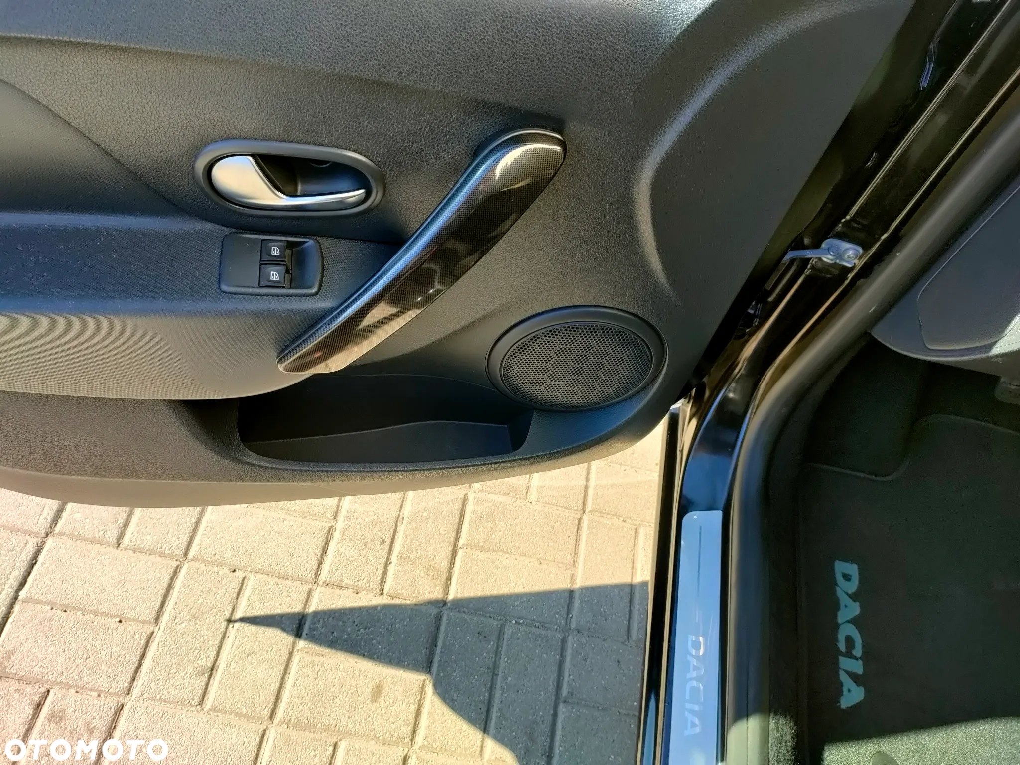 Dacia Sandero 1.2 16V 75 Laureate - 13