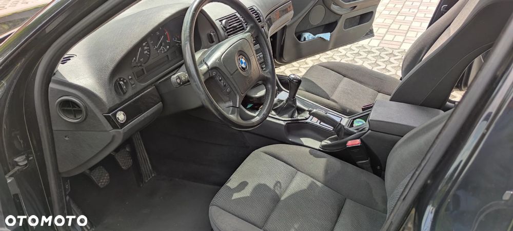 BMW Seria 5 520d - 12