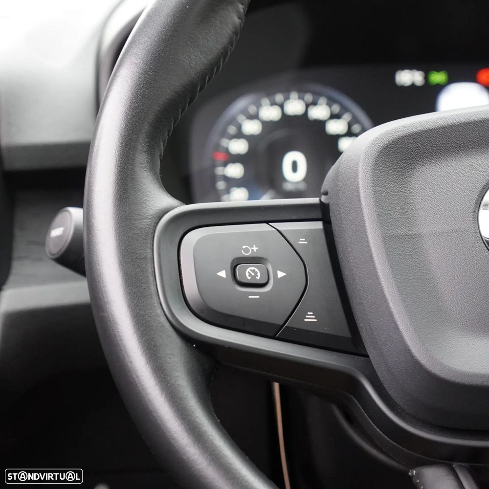 Volvo XC 40 2.0 D3 - 16