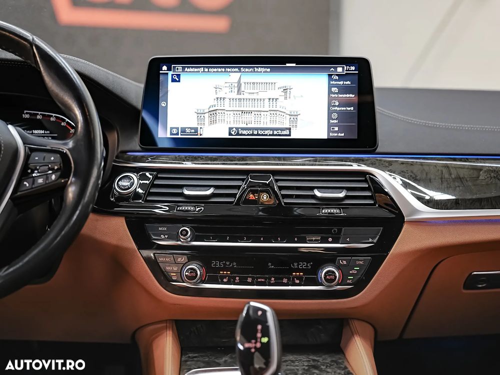 BMW Seria 5 530i Aut. Luxury Line - 27
