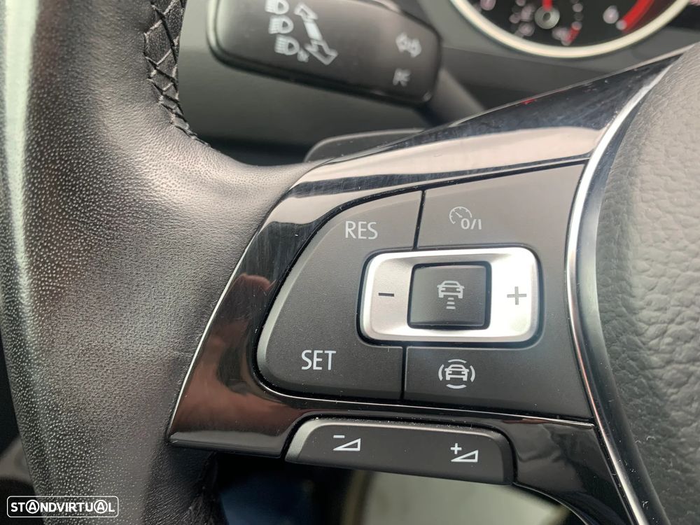 VW Tiguan Allspace 2.0 TDI Confortline DSG - 29