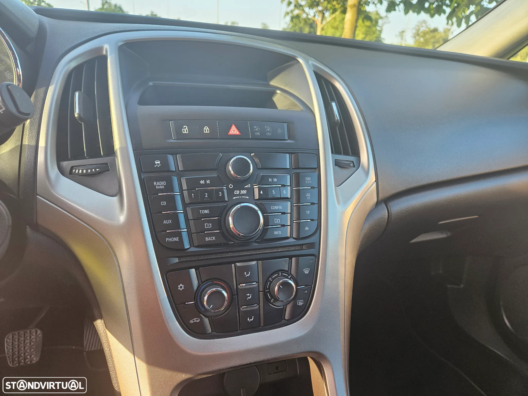 Opel Astra 1.4 Executive - 14