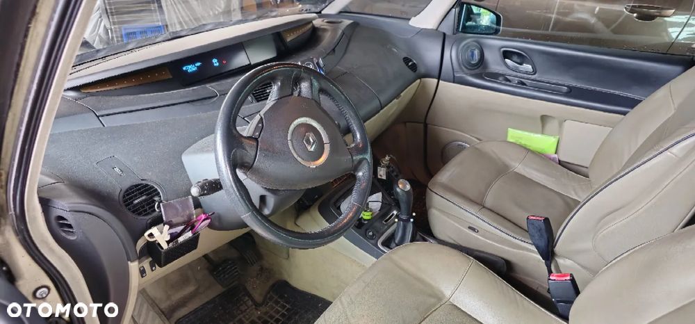 Renault Espace 2.0 dCi Initiale - 3