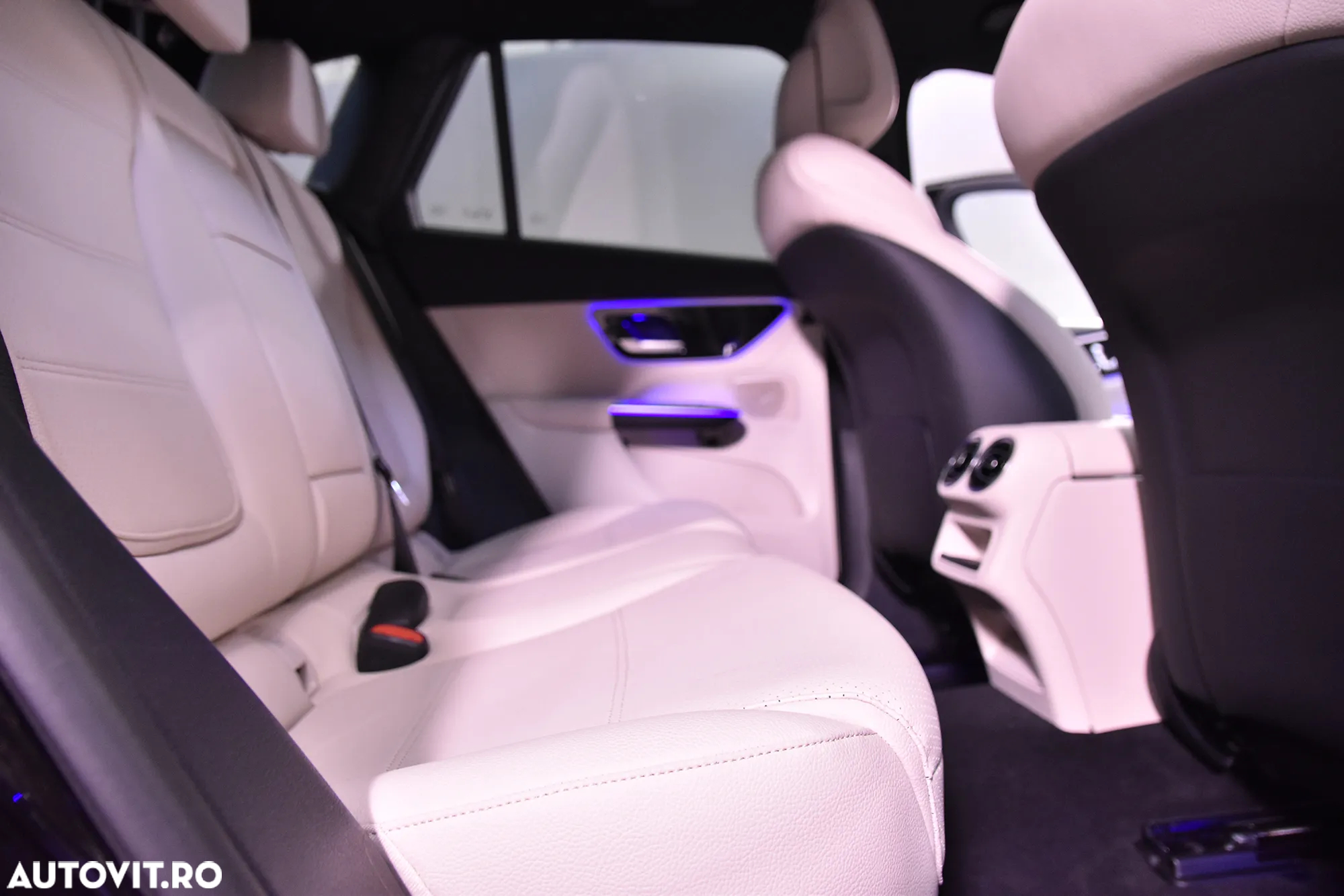 Mercedes-Benz GLC 300 e 4MATIC - 12