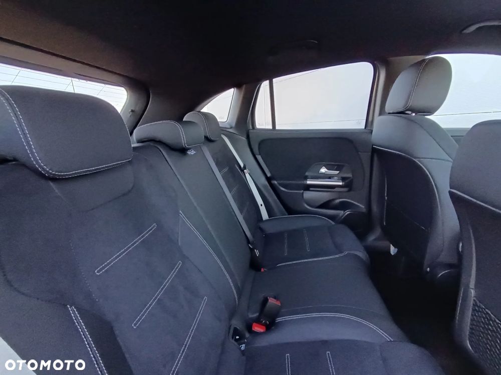 Mercedes-Benz GLA 220 mHEV 4-Matic AMG Line 8G-DCT - 6