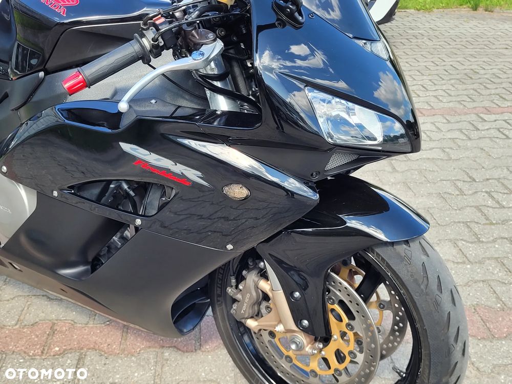 Honda CBR - 24