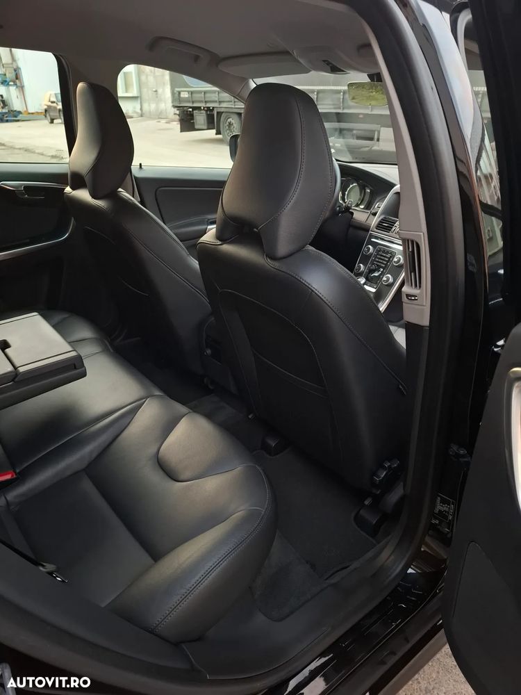 Volvo XC 60 D4 Geartronic Summum - 11