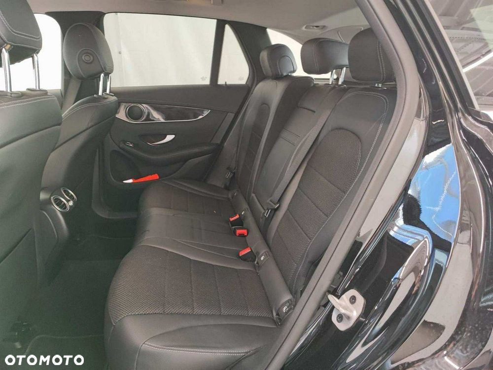 Mercedes-Benz GLC 300 e PHEV 4-Matic Avantgarde - 12