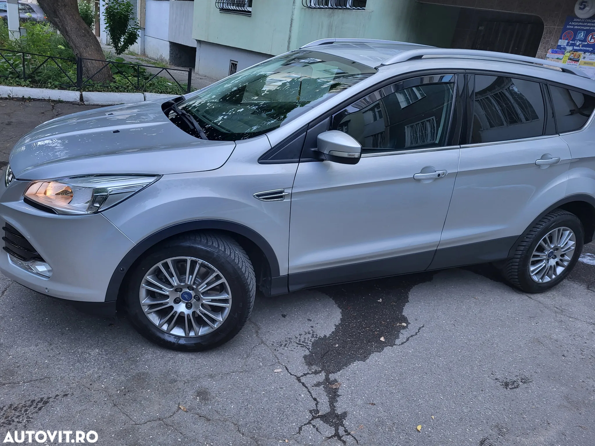 Ford Kuga 2.0 TDCi 4WD Powershift Titanium - 16
