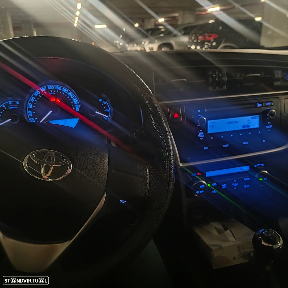 Toyota Auris Touring Sports - 9