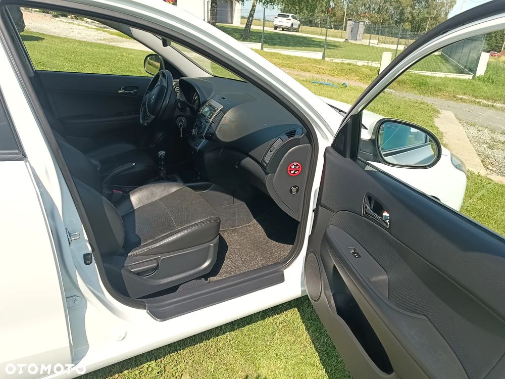 Hyundai i30 2.0 Premium - 39