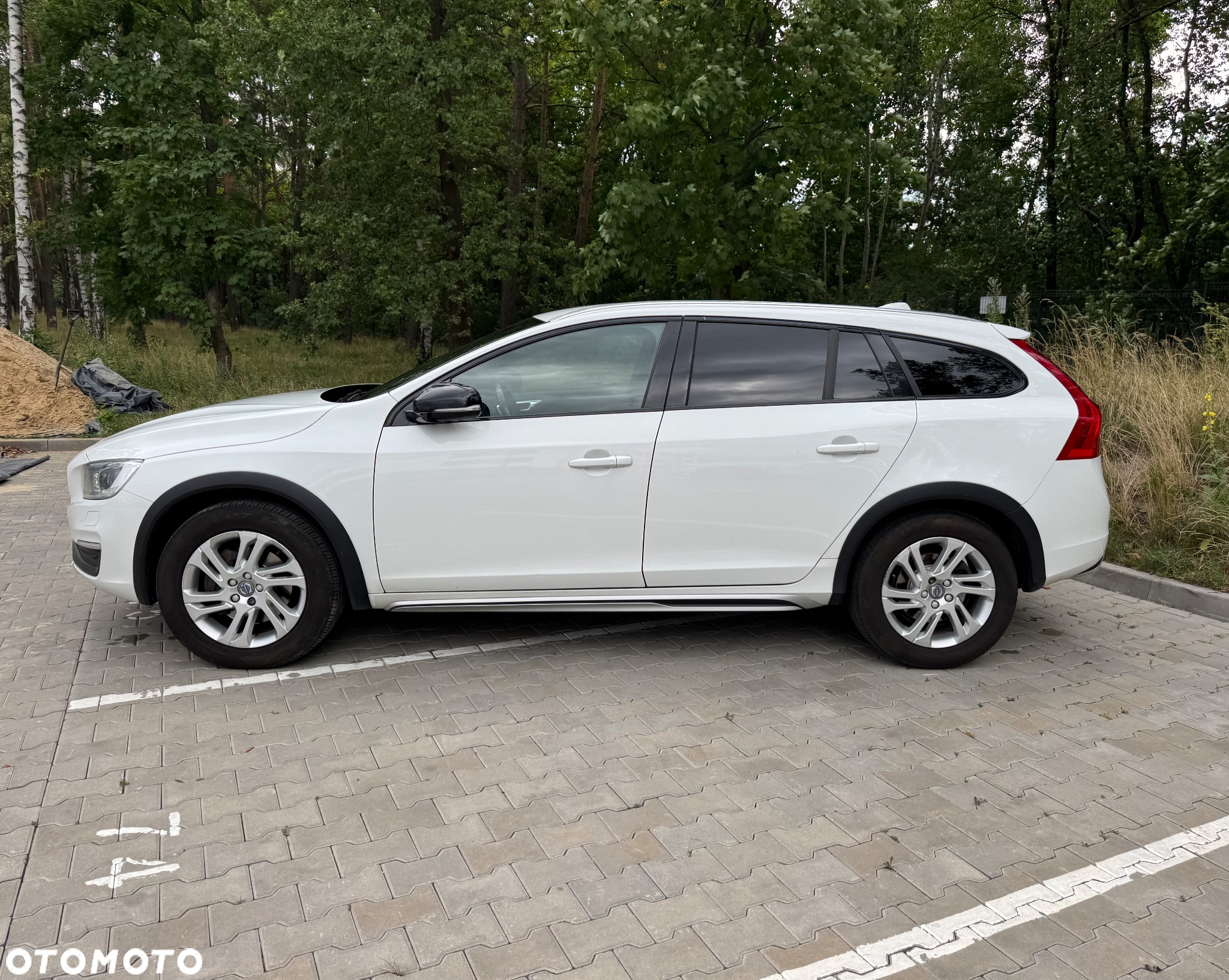 Volvo V60 Cross Country D3 Drive-E Summum - 3