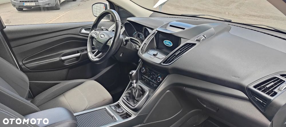 Ford Kuga 1.5 EcoBoost 2x4 Trend - 33
