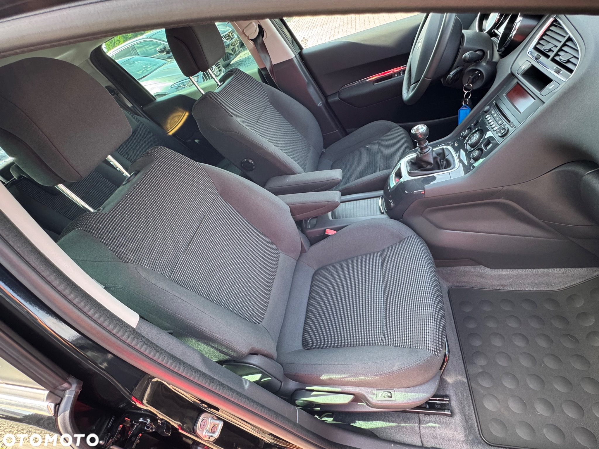 Peugeot 5008 - 24