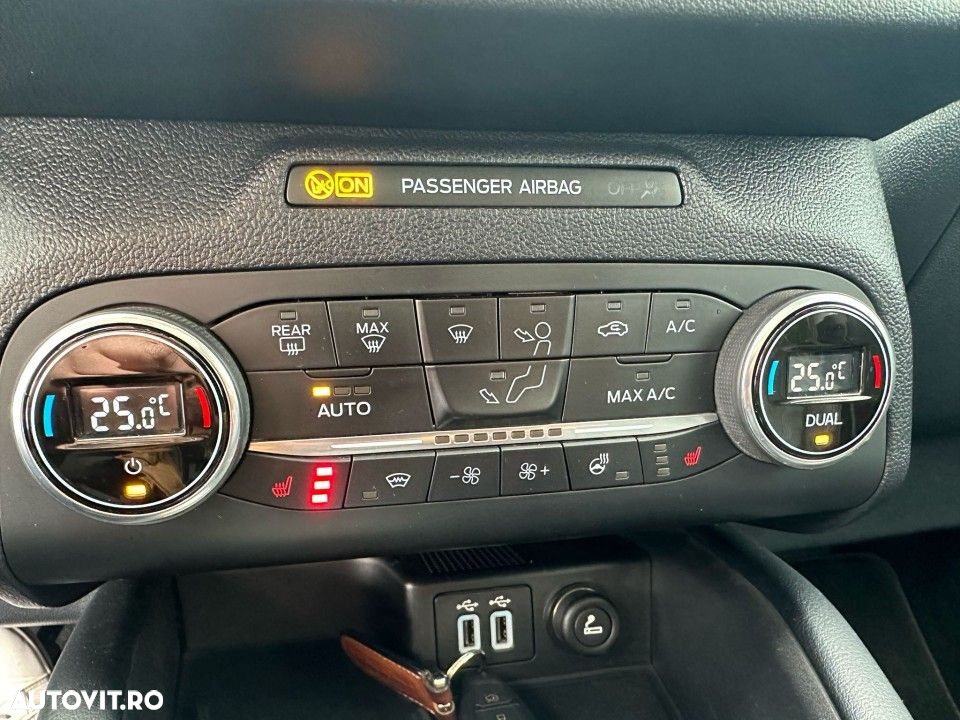 Ford Kuga - 22
