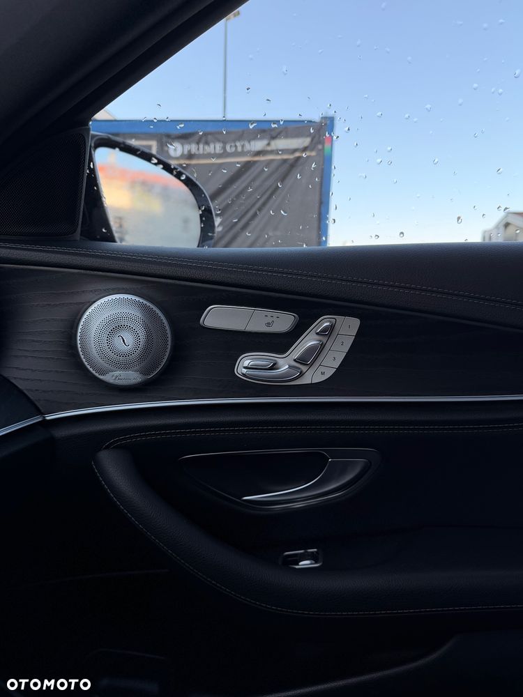 Mercedes-Benz Klasa E 220 d 4-Matic 9G-TRONIC - 17