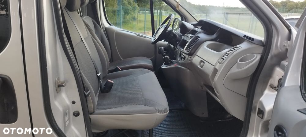 Opel Vivaro - 8
