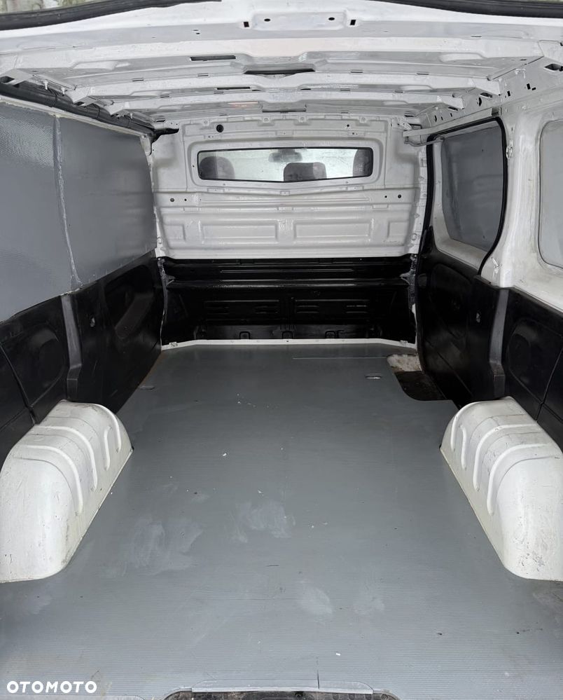 Opel Vivaro - 17