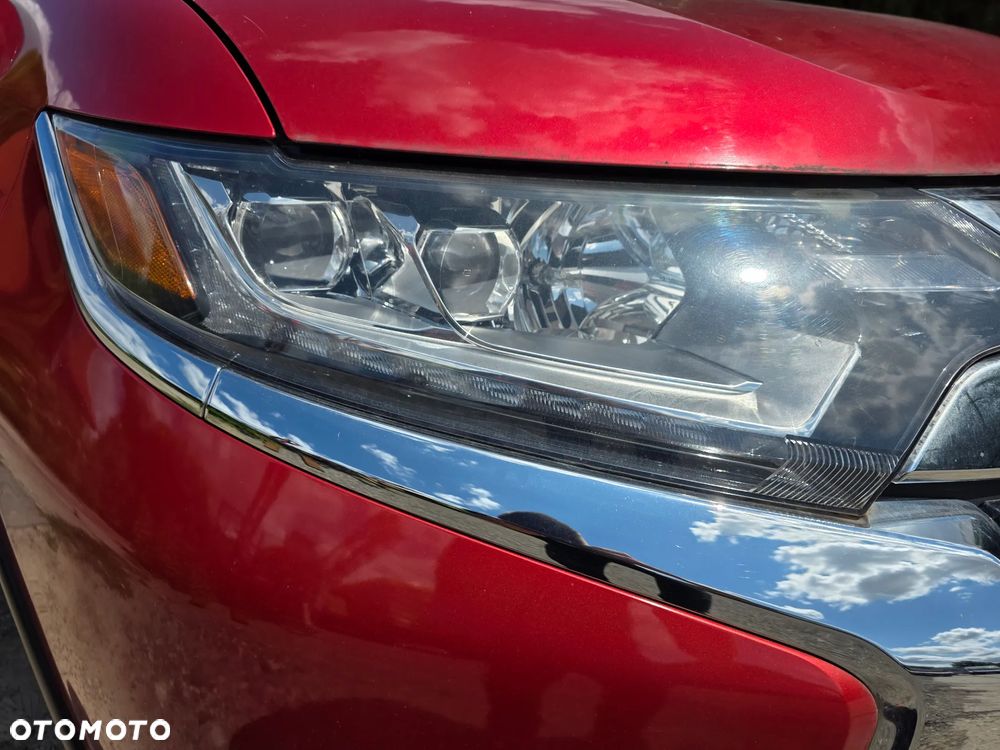 Mitsubishi Outlander - 3